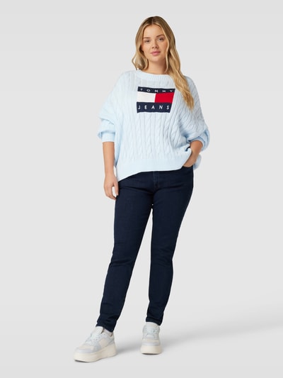 Tommy Jeans Curve Sweter z dzianiny PLUS SIZE ze ściegiem warkoczowym Jasnoniebieski 1