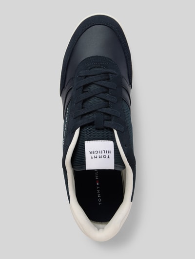 Produktfoto, Low Top Sneaker aus Leder-Textile-Mix Modell 'LOPRO CUP MIX' von Tommy Hilfiger, unifarben dunkelblau, runde Schuhspitze, flache Sohle, Label-Schriftzug, strukturierte Sohle, Schnürung sichtbar