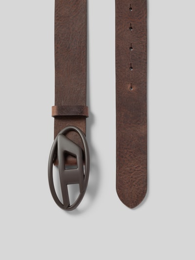 Produktfoto, Ledergürtel aus echtem Leder von Diesel in Braun mit Used-Look, Pinschließe, Logo-Applikation, Breite 4 cm, klassische Passform.