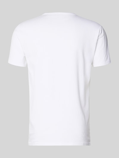 Produktfoto, Slim Fit T-Shirt Set aus Baumwoll-Mix im 3er-Pack von Tommy Hilfiger, Optik: Unifarben, Passform: Slim-Fit, Ausschnitt: V-Ausschnitt, Ärmelform: Kurzarm, Multipack:3er-Pack, Materialverarbeitung: Jersey, Material: Baumwoll-Mix, Herren T-Shirt, weiße glatte Textur, schlichtes Design.