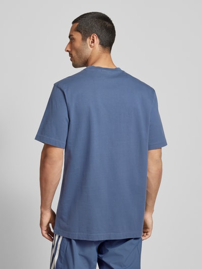 adidas Originals T-Shirt mit Label-Stitching Blau 5