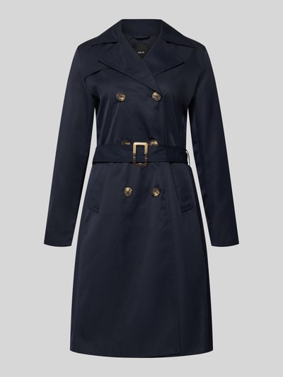 Produktfoto, Trenchcoat mit Gürtel und seitlichen Eingrifftaschen von Zero in Dunkelblau, Taillierter Schnitt, Reverskragen, Doppelreihige Knopfleiste, Gürtel mit Dornschließe, Rückenlänge 100 cm, Schulterbreite 37 cm, Brustweite 50 cm, Ärmellänge 59 cm.