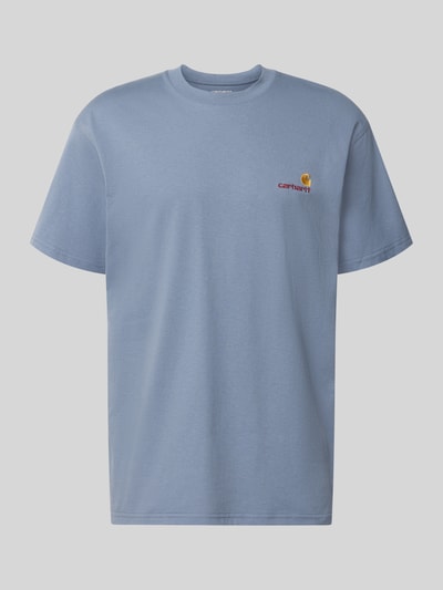 Produktfoto, Regular Fit T-Shirt aus reiner Baumwolle Modell 'American Script' von Carhartt Work In Progress in Hellblau mit kleinem Label-Detail vorn, Herren T-Shirt, glatte Struktur, Rückenlänge bei Größe M 75 cm.