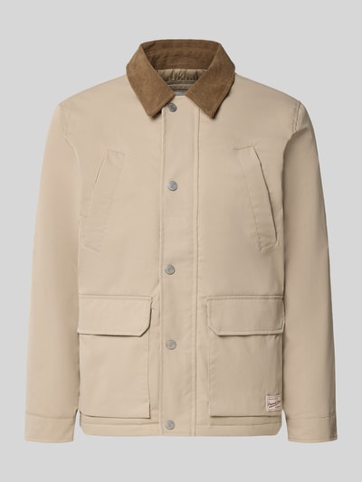 Produktfoto, Regular Fit Jacke in Stepp-Optik von JACK & JONES in Beige mit Umlegekragen in Cord-Optik und aufgesetzten Taschen, Logo-Patch