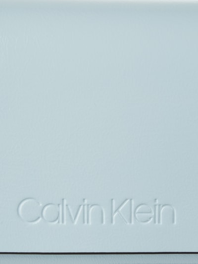 CK Calvin Klein Crossbody Bag mit Logo-Prägung  Hellblau 5