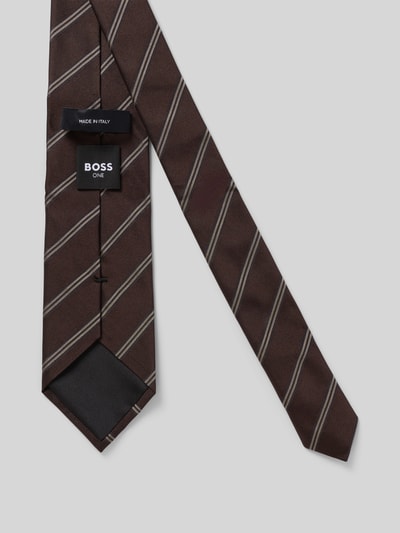 Produktfoto, braune Krawatte aus reiner Seide Modell 'H-Tie 8 CM-ONE' von BOSS mit feinen, diagonalen Streifen auf hellem Hintergrund, Herren Krawatte von BOSS