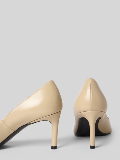 BOSS Czółenka ze skóry bydlęcej Piaskowy 2