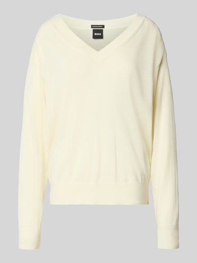 Produktfoto, cremefarbener Regular Fit Pullover aus reiner Schurwolle von BOSS für Damen, glatte Oberfläche, klare Linien