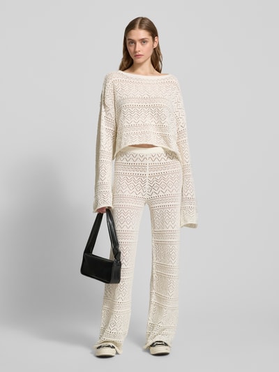 Review Strickpullover mit Lochmuster Offwhite 1