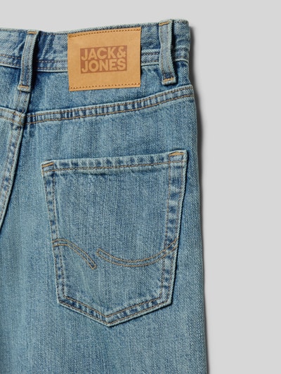 Productfoto, Straight Fit Shorts met Logo-Patch model 'Tony' van Jack & Jones van puur katoen, 5-pocketmodel, knoop- en ritssluiting, blauwe denim structuur