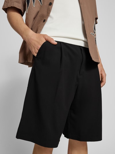 REVIEW Tailored Fit Shorts mit Bundfalten Black 3