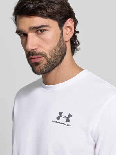 Under Armour T-shirt o kroju regular fit z nadrukiem z logo model 'Left' Biały 3