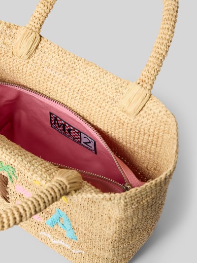 Produktfoto, torba shopper z bawełny model 'RAFFIA' od MC2 Saint Barth, główna przegroda z zamkiem błyskawicznym, imitacja łyka, różowa podszewka, szerokość w rozmiarze 1: 36 cm, długość w rozmiarze 1: 24 cm, głębokość w rozmiarze 1: 13 cm, długość paska na ramię w rozmiarze 1: 34 cm, wyhaftowany napis