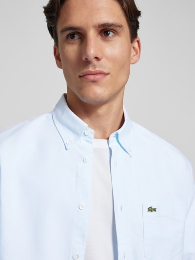 Lacoste Regular Fit Freizeithemd mit Logo-Patch Hellblau 3