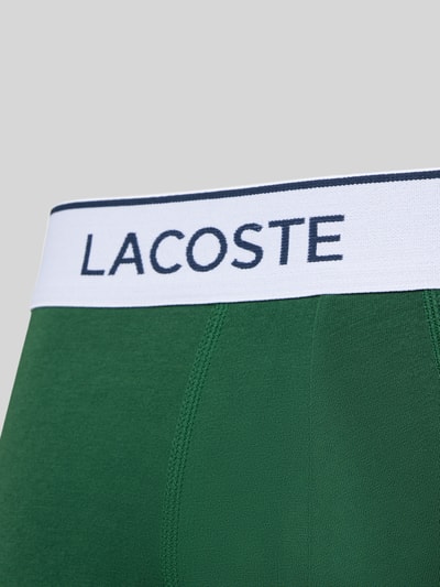 Productfoto, groene boxershort met witte elastische tailleband met donkerblauw Lacoste logo, gladde katoenmix textuur, Trunk uit katoenmix in set van 3 van Lacoste, Heren boxershorts van Lacoste