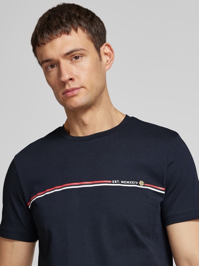 Christian Berg Men T-Shirt mit Label-Print Marine 3