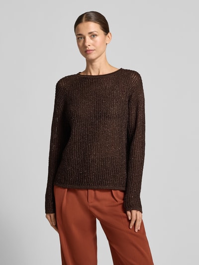Vrouwenmodel draagt Relaxed Fit Pullover met Woll-Alpaka-Anteil van s.Oliver BLACK LABEL, bruin, grofgebreide textuur, Ganzkörperansicht van voren.