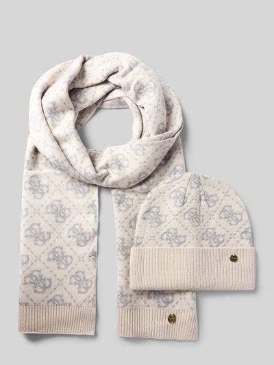 Produktfoto, Beanie und Schal im Set mit Viskose-Anteil von GUESS, beige-grau gemustert, Rippbündchen, metallic Label-Details, Material-Mix.