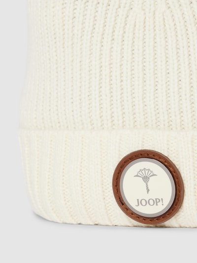 JOOP! Collection Beanie mit Label-Patch Modell 'Francis' Offwhite 2