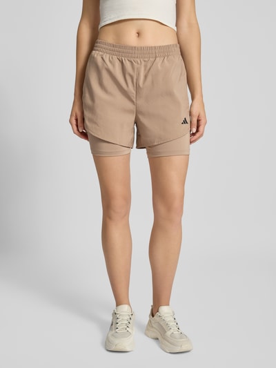 adidas Sportswear Shorts mit elastischem Bund Taupe 4
