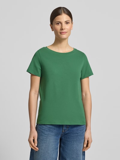 Vrouwenmodel draagt Regular Fit T-Shirt uit katoenmix model 'MULTIF' van Weekend Max Mara, effen groen, jersey, ronde hals, korte mouw, logoprint, recht model. Volledige lichaamsopname van voren.