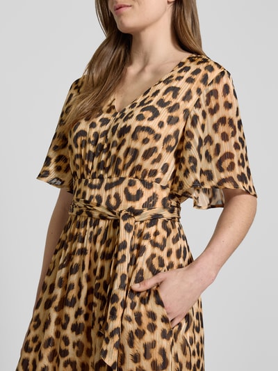 Oui Maxikleid mit V-Ausschnitt Camel 3