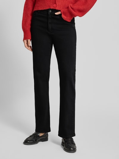 Frauenmodel trägt Straight Fit Jeans mit Eingrifftaschen von Christian Berg Woman in Schwarz, Baumwoll-Mix mit Viskose-Anteil, Nahaufnahme Unterkörper.
