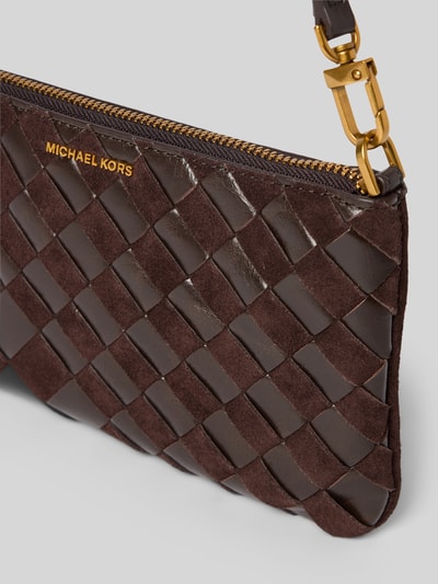 Produktfoto, Shoulder Bag aus echtem Leder Modell 'Jet Set' von MICHAEL Michael Kors mit Strukturmuster, goldfarbenem Logo-Detail und Reißverschluss, Kontext: Damen Shoulder Bag mit abnehmbarem Schulterriemen, 22x13x3 cm