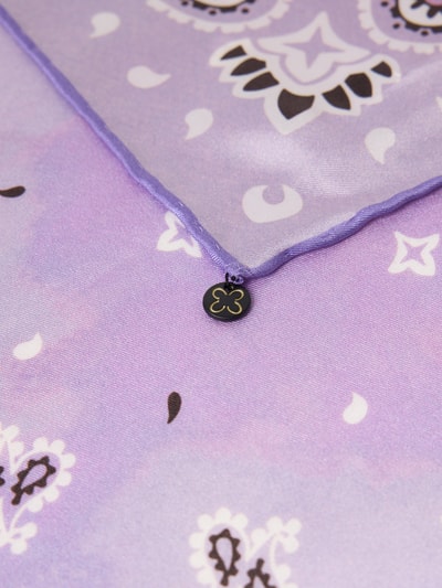 Productfoto, Seitentuch aus reiner Seide Modell 'Nicki' van Codello met lila allover paisleyprint, vierkante fit, logodetail, zijde textuur