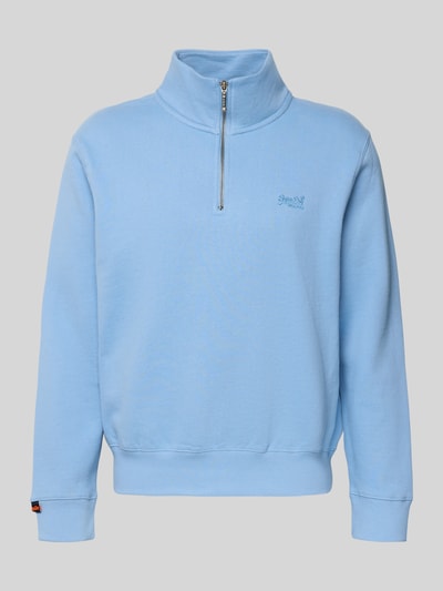 Produktfoto, Regular Fit Pullover mit Logo-Stitching von Superdry in lichtblauw, katoenmix met ritssluiting en geborduurd logo, regular fit, elastische boorden, herentrui