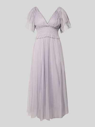 Produktfoto, Midikleid mit Smok-Details und V-Ausschnitt von LACE & BEADS aus fliederfarbenem Chiffon in A-Linie mit Schmetterlingsärmel