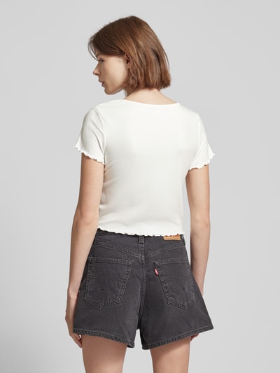Only T-shirt krótki z falistym dołem model ‘KIKA’ Złamany biały 5