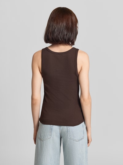 Closed Tanktop in riblook met ronde hals Chocoladebruin - 5