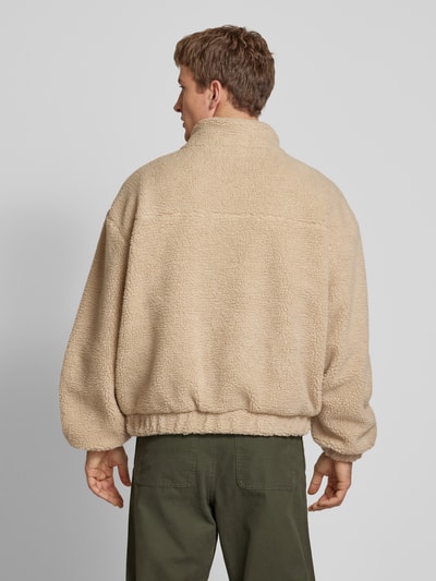 PROHIBITED Sweatshirt aus Teddyfell Modell 'Woodford' Beige 5