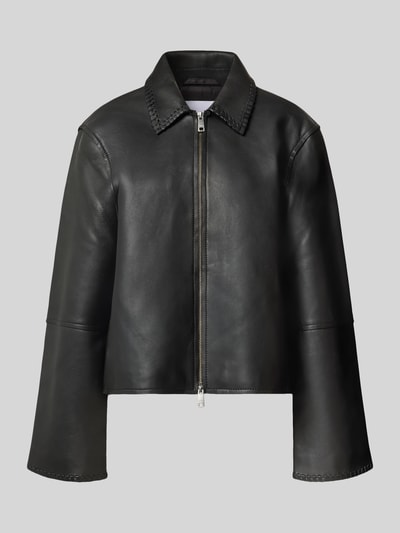 Produktfoto, schwarze Relaxed Fit Jacke in Leder-Optik Modell 'SALYLO' von Samsøe Samsøe mit Umlegekragen und Zweiwege-Reißverschluss.