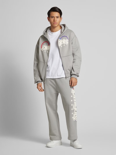 Low Lights Studios Straight Leg Sweatpants mit Label-Print Modell 'Three Ring' Hellgrau 1