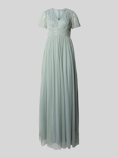 Produktfoto, Abendkleid mit Paillettenbesatz von Christian Berg Cocktail aus hellblauem Chiffon, A-Linie, Maxikleid, V-Ausschnitt, Schmetterlingsärmel, feiner Perlenbesatz, Haken und Reißverschluss hinten, Rückenlänge 159 cm, Brustweite 41 cm, Ärmellänge 19 cm.