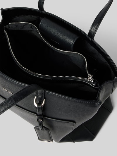 CK Calvin Klein Handtasche mit Label-Anhänger Modell 'CK MUST' Black 5