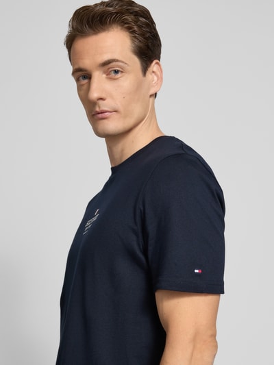 Tommy Hilfiger T-Shirt mit Label-Print Marine 3