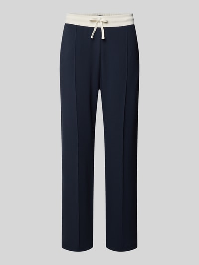 Produktfoto, Straight Fit Sweatpants mit Elastikbund von MCNEAL in Dunkelblau mit weißem Bund, seitlichen Eingrifftaschen und Hosenfalte