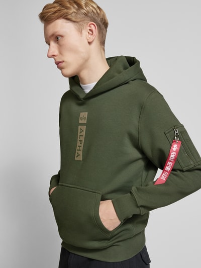 Alpha Industries Hoodie mit Label-Print Oliv 3