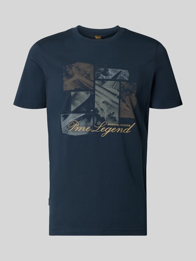 Produktfoto, T-Shirt mit Label-Print und Rundhalsausschnitt von PME Legend, Herren T-Shirt aus Reine Baumwolle, Regular-Fit, Rückenlänge 72 cm bei Größe M, dunkle Farbe, glatte Textur, Kontrastdruck auf der Vorderseite.
