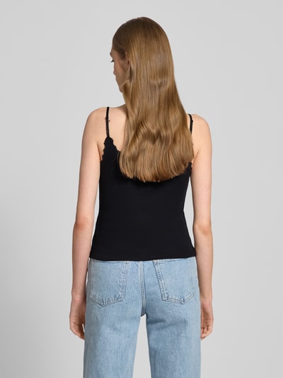 Review Trägertop in Ripp-Optik Black 5