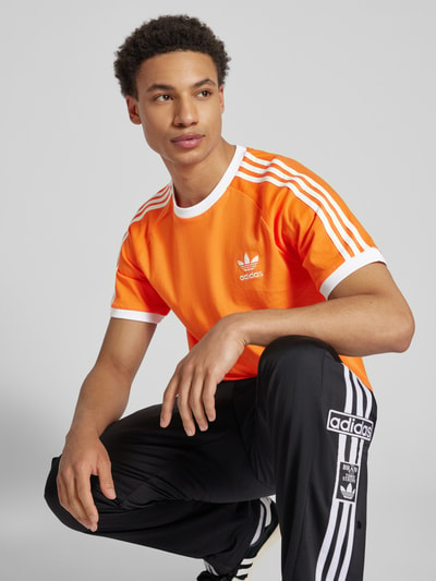 adidas Originals T Shirt mit Label Stitching orange online kaufen