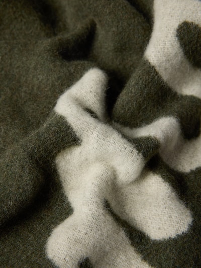 MAISON KITSUNÉ Schal mit Label-Print Oliv 3