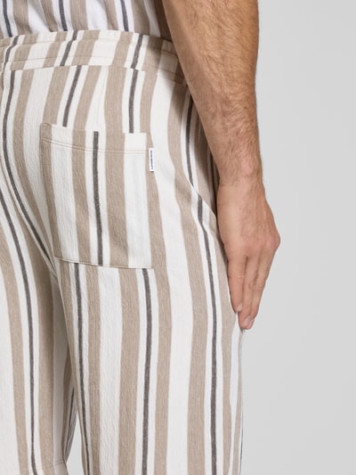 Lindbergh Relaxed Fit Shorts mit Strukturmuster Modell 'terry' Sand 3