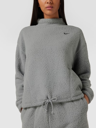 NIKE TRAINING Bluza o kroju oversized ze sztucznym futrem Jasnoszary 3