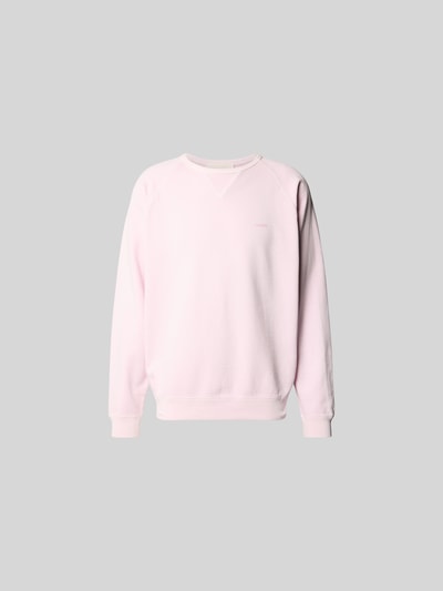 Produktfoto, Relaxed Fit Sweatshirt aus Baumwolle von Closed in zartem Rosa, elastische Abschlüsse, Raglanärmel, Rundhalsausschnitt, Rückenlänge 71 cm.