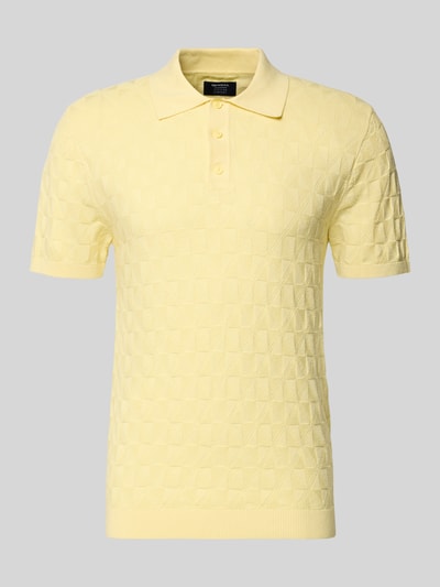 Produktfoto, Regular Fit Poloshirt mit Strukturmuster von MCNEAL in Hellgelb, reine Baumwolle, Strick-Optik, Polokragen, kurze Ärmel