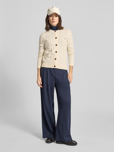 Gant Strickjacke mit Zopfmuster und Label-Stitching Offwhite 1